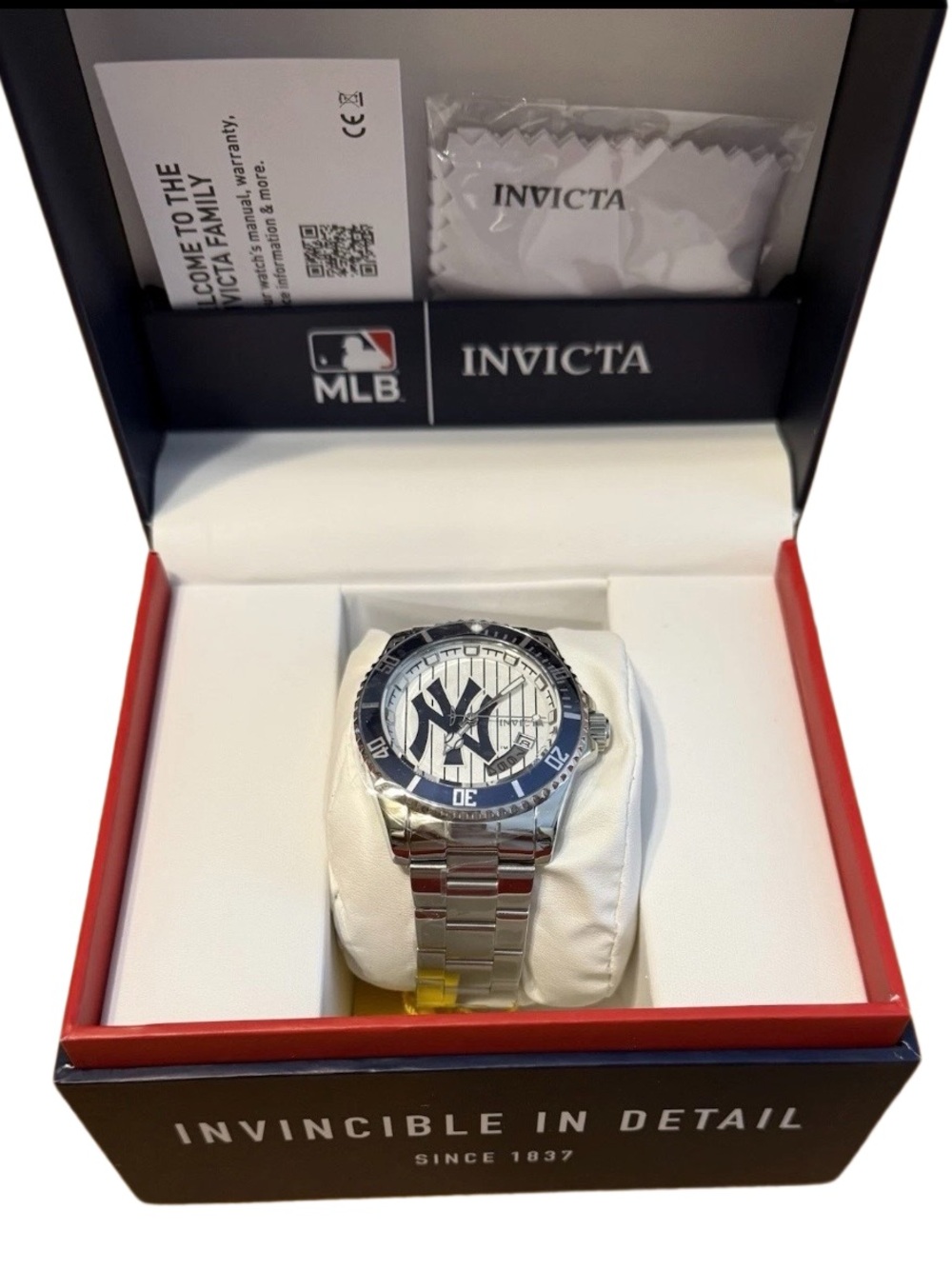 Invicta Pro Diver 42mm Stainless Steel Watch - New York Yankees - Picture 2 of 5